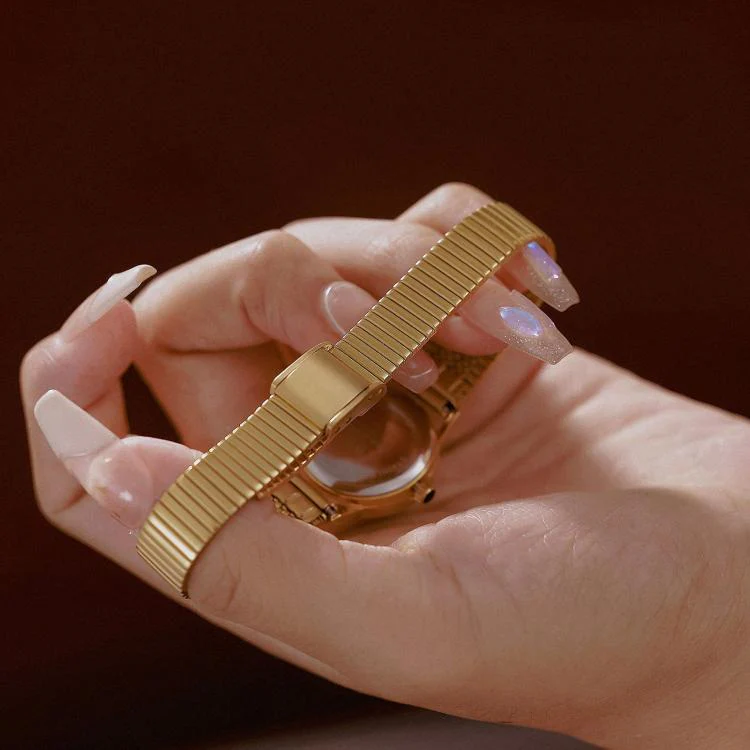 BS Bee Sister FA1870 Womens Vintage Small Round Watch With Bamboo Style Expansion Band & Small Seconds Dial(Gold White) - Image 6