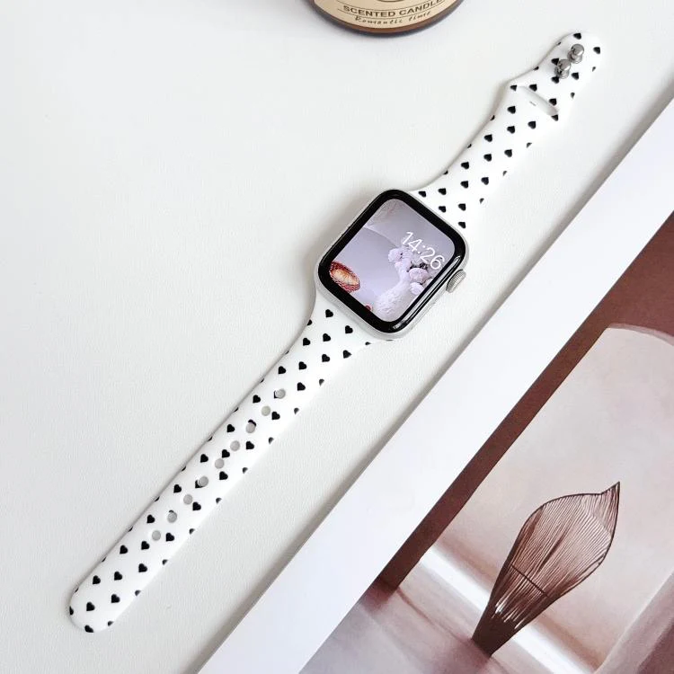 For Apple Watch 46mm / 49mm / 45mm / 44mm Slim Printed Reverse Buckle Silicone Watch Band(Black Heart on White) - Image 5
