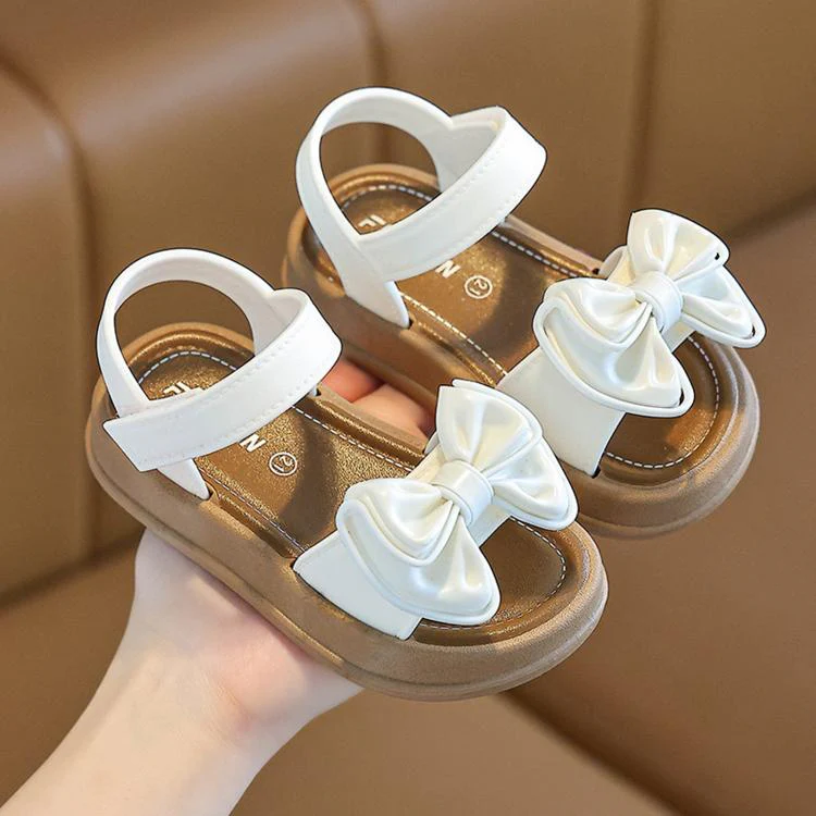 Kids Summer Anti-Slip Soft Sole Sandals Easy On Off Beach Sandals For Girls, Size: 35 Length 21cm(White)