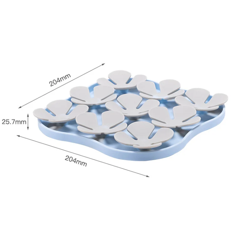 Portable Silicone Cats And Dogs Licking Bowl Multifunctional Anti-Choking Food Mat(Sky Blue+Pink) - Image 3