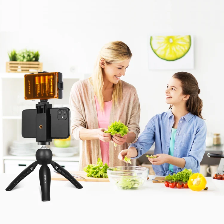 PULUZ Live Broadcast Smartphone Video Light Vlogger Kits with LED Light + Tripod Mount + Phone Clamp Holder(Black) - Image 5