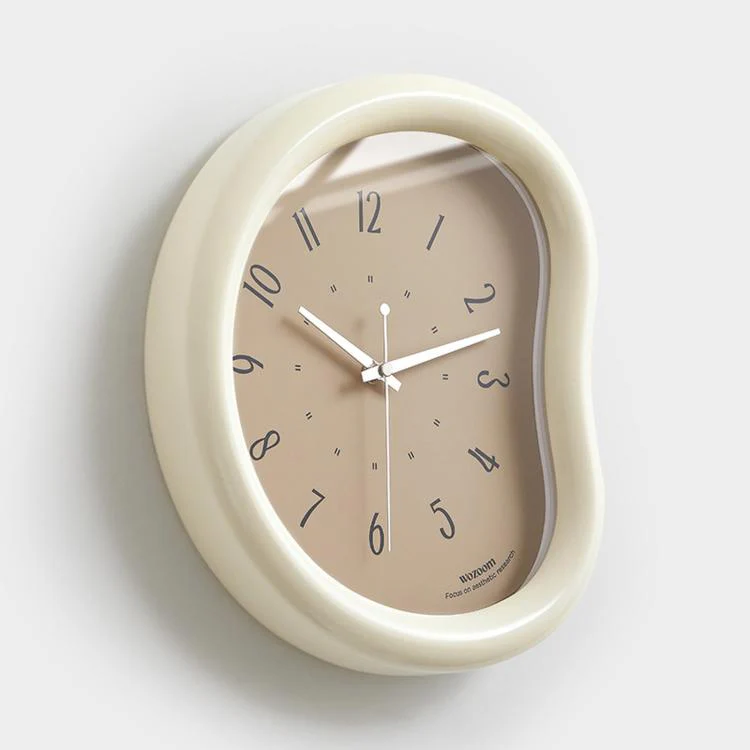 wozoom Living Room Modern Art Wall Clock Minimalist Cream Style Silent Decorative Clock, 尺寸: Dust-proof Cream Brown