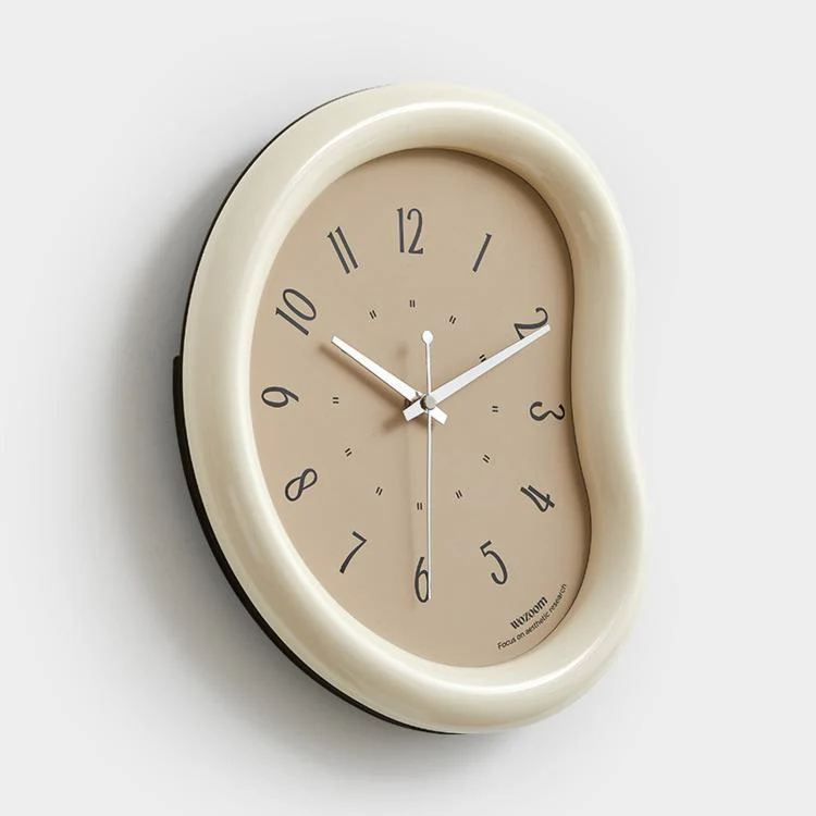 wozoom Living Room Modern Art Wall Clock Minimalist Cream Style Silent Decorative Clock, 尺寸: Framed Cream Brown